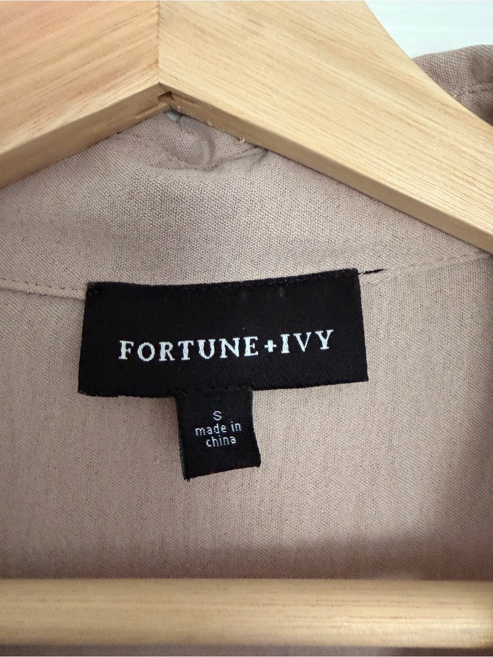 Button-Front Collared Blouse - Picture 3 of 5